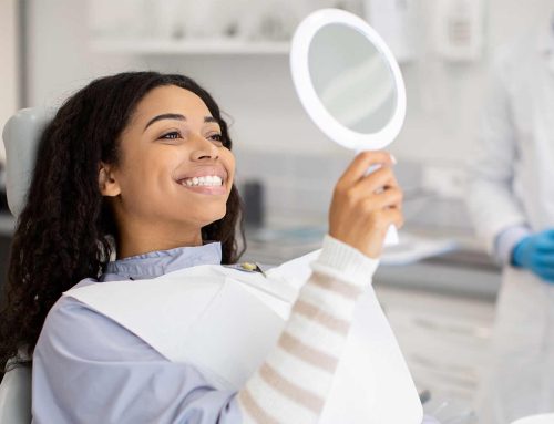 Teeth whitening: At the dentist or at home?