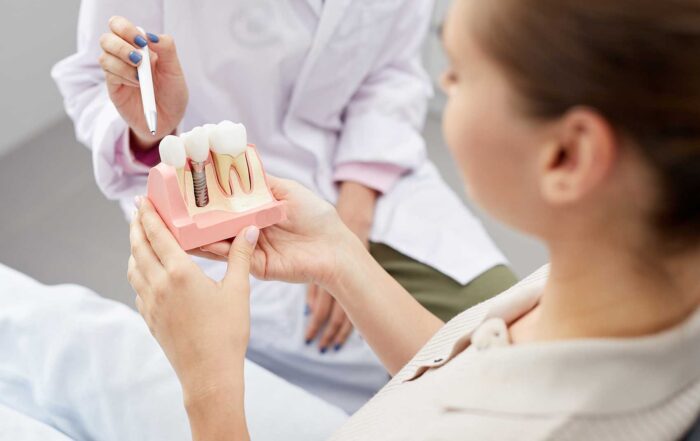procédure d'implant dentaire expliquée